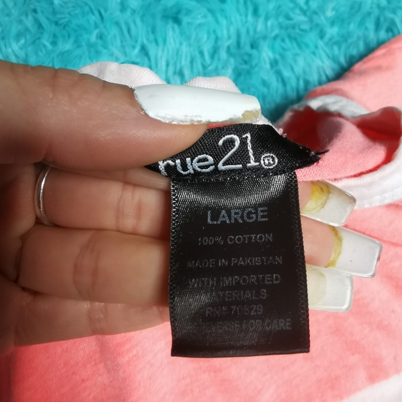 Short t-shirt - Picture 2 of 3